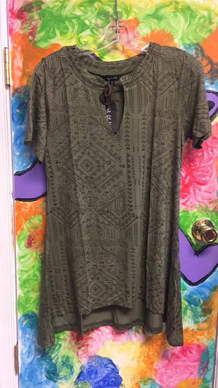 A Stunning Graffic Print Tunic with V Neck - HalfMoonMusic