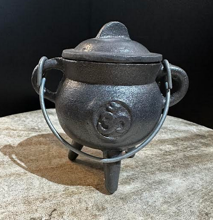 Om Cast Iron Cauldron - HalfMoonMusic