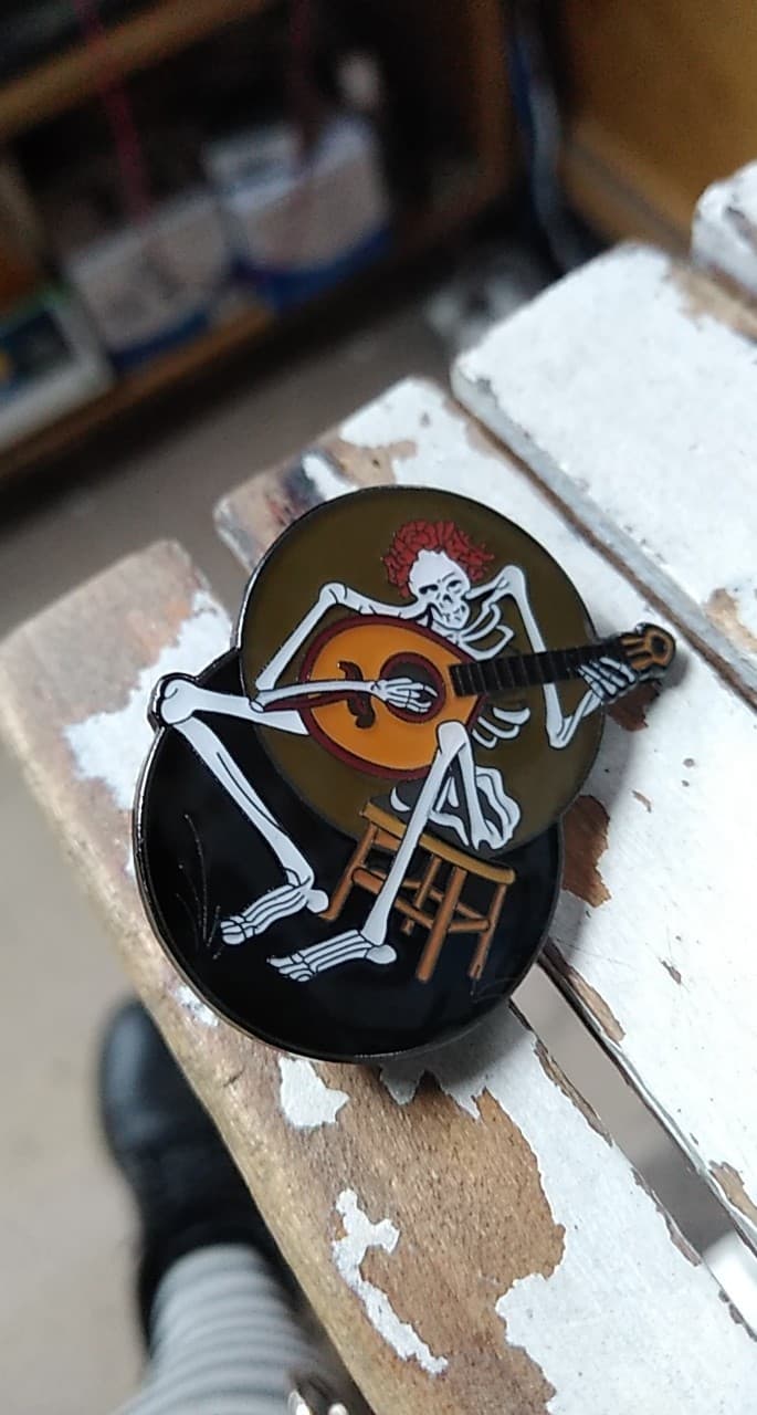 Bertha Mandolin Hat Pin - HalfMoonMusic