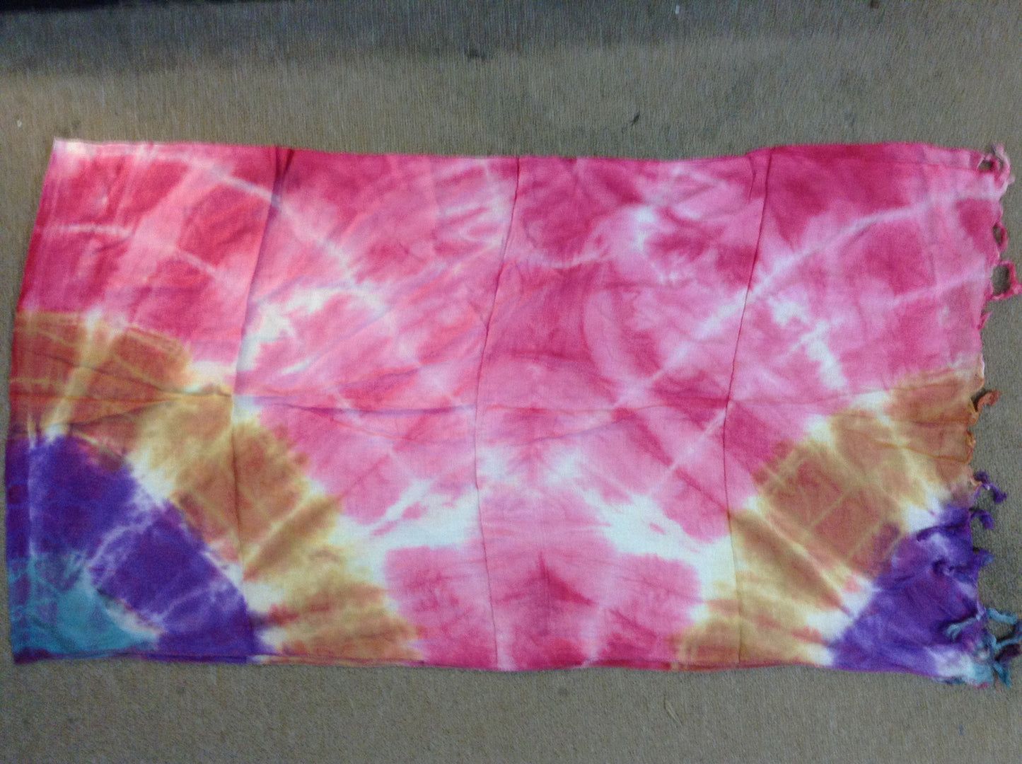 20" x 60" Tie-Dye Sarong w/ Fringe - HalfMoonMusic