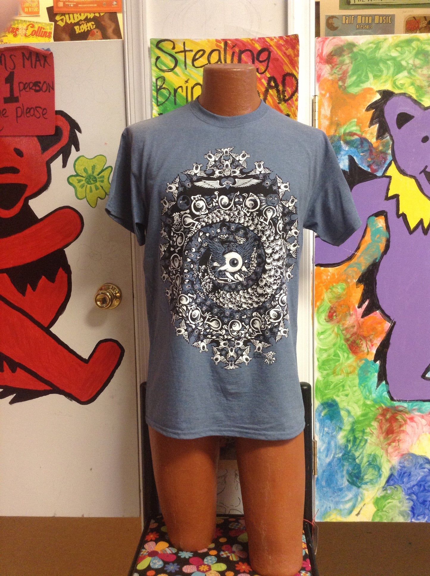 Men's Spiral Eyes Pattern Solid T-Shirt - HalfMoonMusic