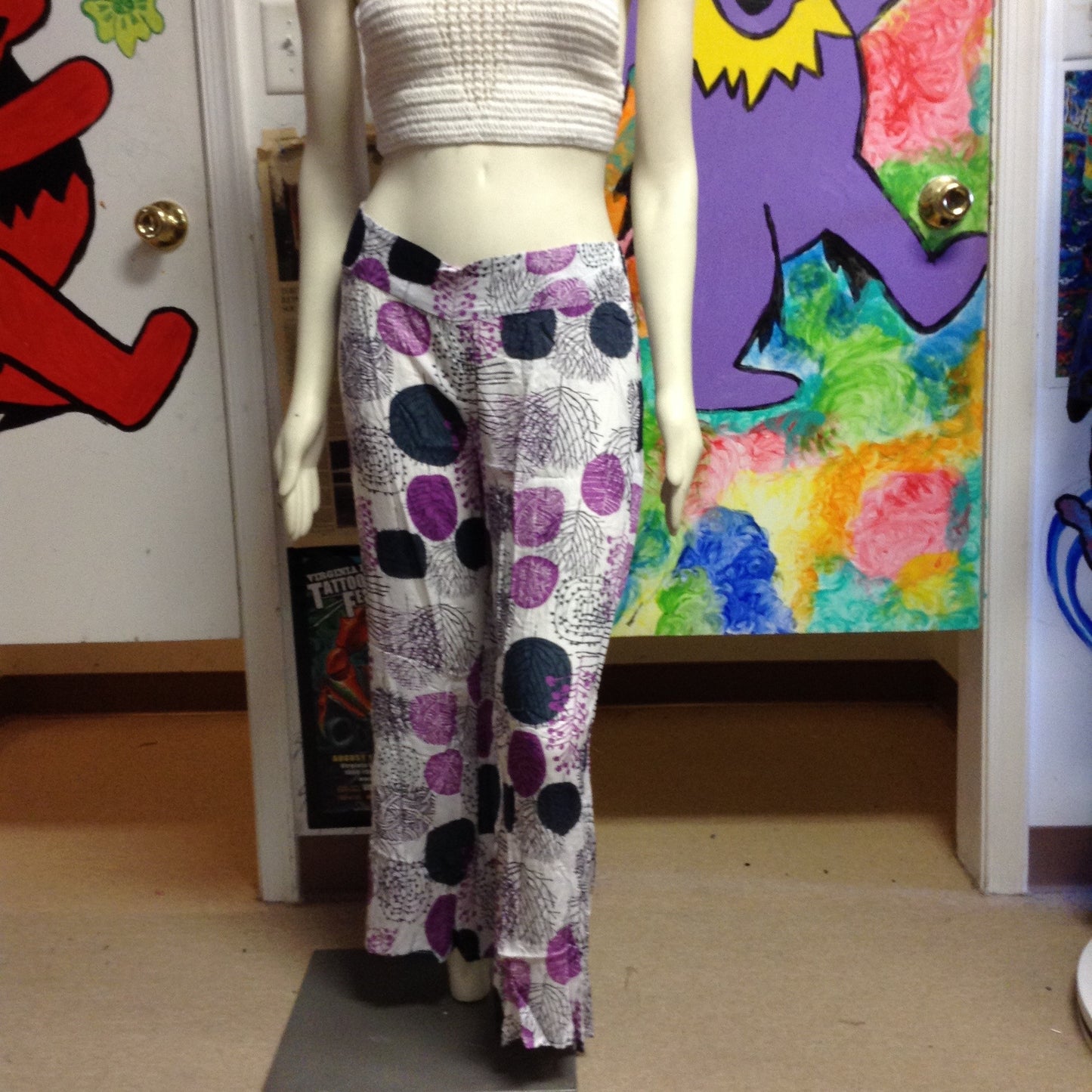 Women's Leaf Print Flowy Pants - HalfMoonMusic