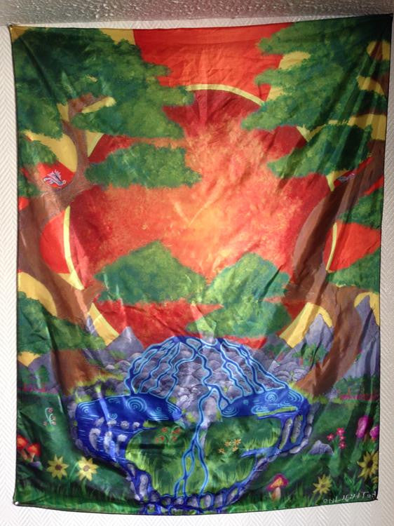 Sunshine Daydream Silk Tapestry - HalfMoonMusic