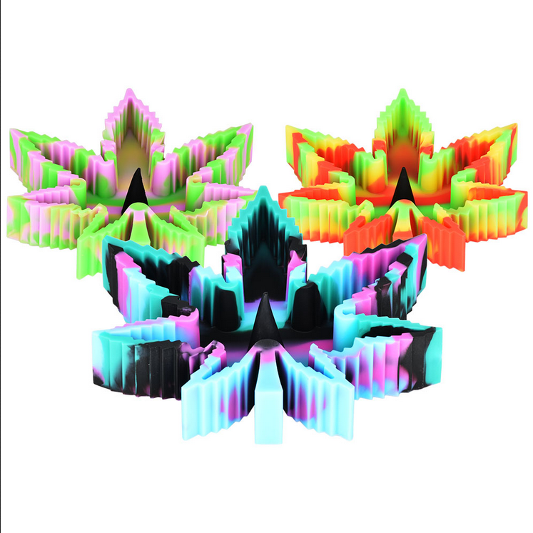 Silicone Hemp Leaf Debowler Ashtray - HalfMoonMusic