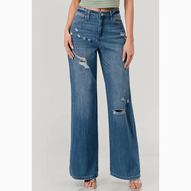 Women's Medium Wash Knee Slit Distressed Skater Jeans