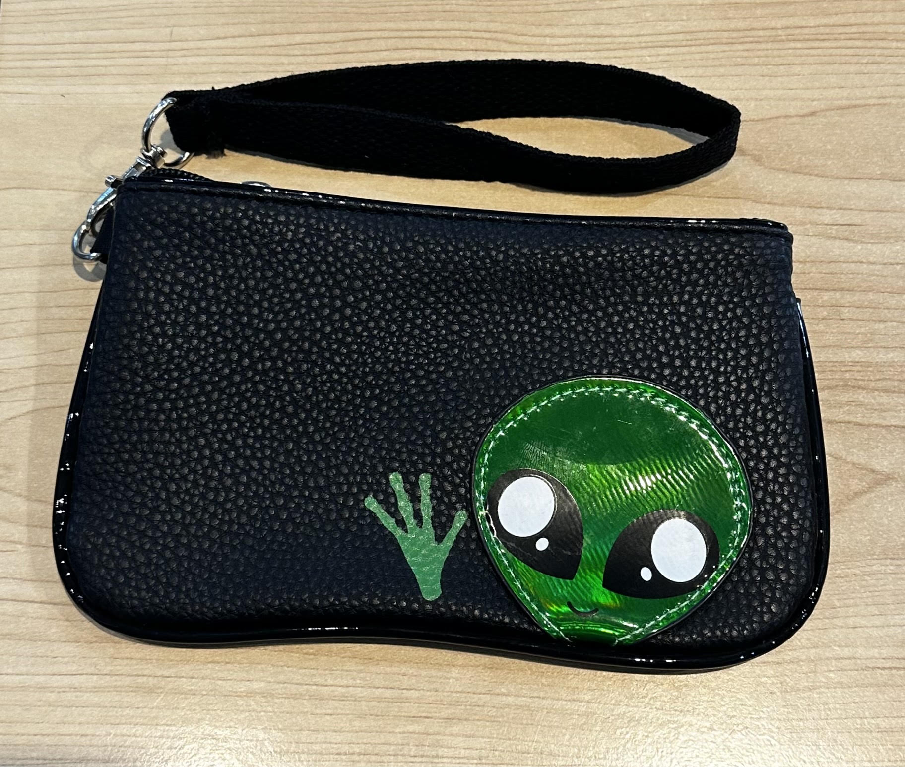 Friendly Alien Wrislet - HalfMoonMusic