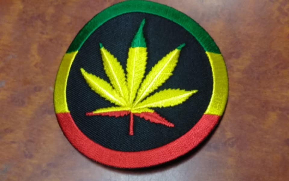 Rasta Leaf Round Patch - HalfMoonMusic