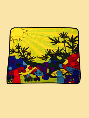 Sunny Delight Mushroom Throw Blanket - HalfMoonMusic