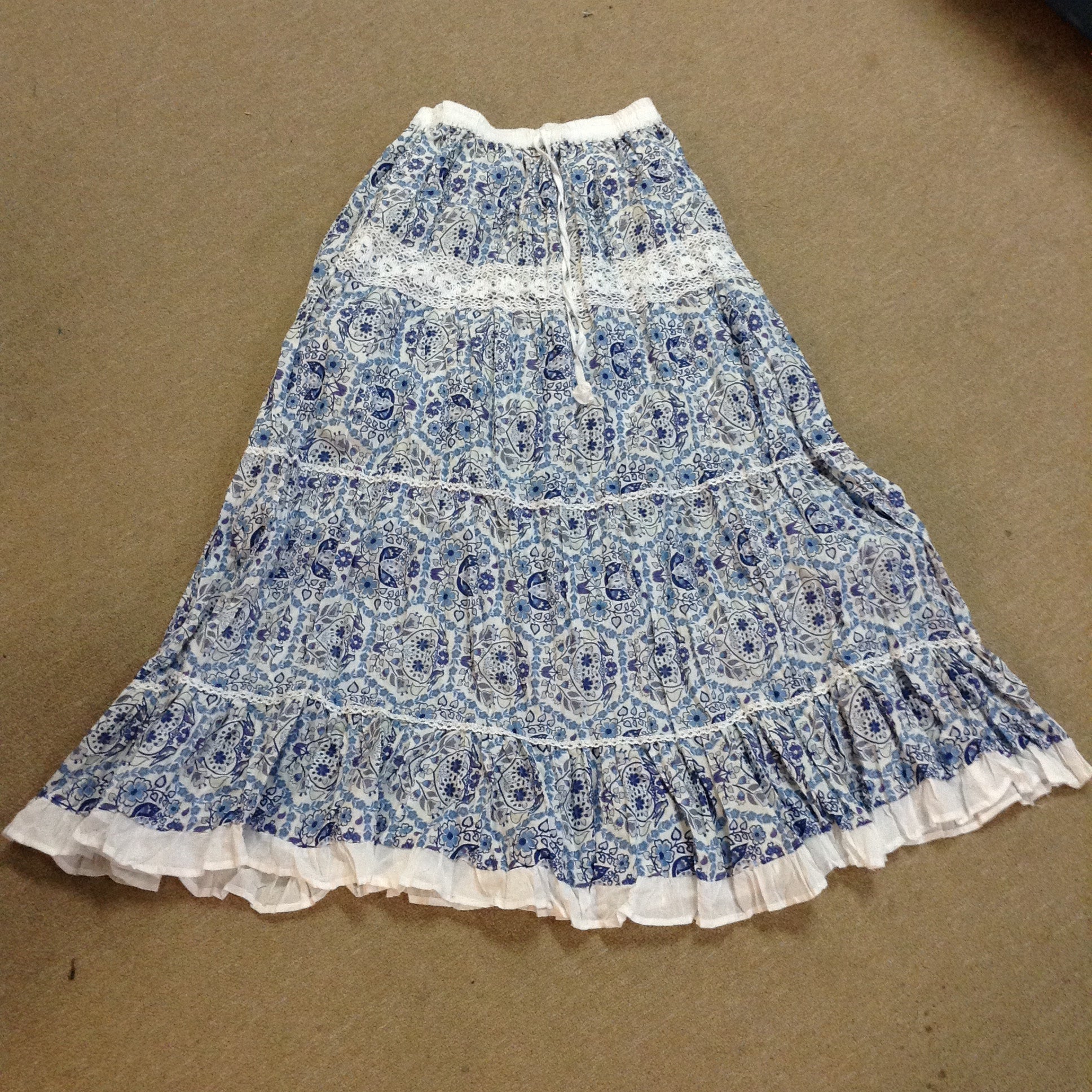 Mod Design Lace Lined Skirt - HalfMoonMusic