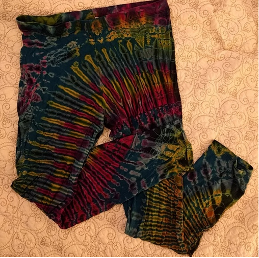 Womens Spandex Tie-Dye Capri Leggings - HalfMoonMusic